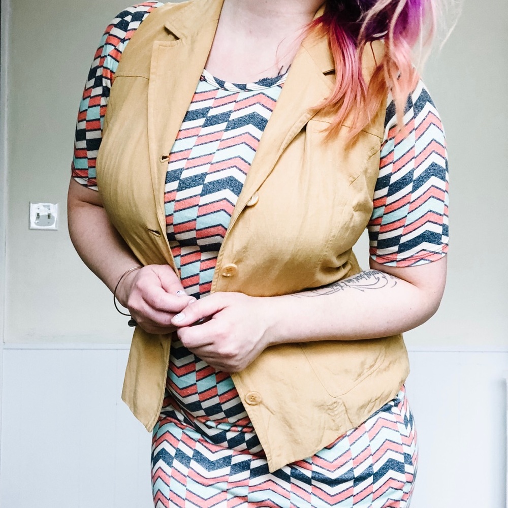 August Silk Logic Vintage 90s Mustard Vest